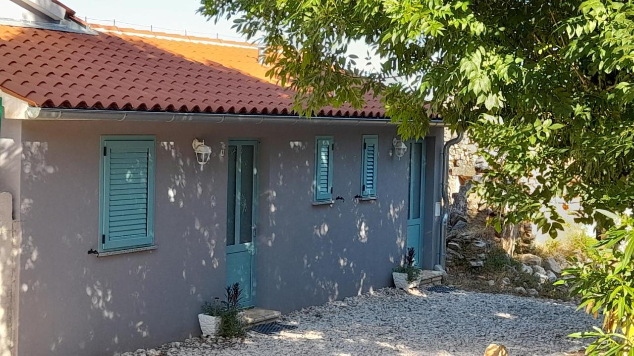 Home Lotus Flower Labin  Exterior photo